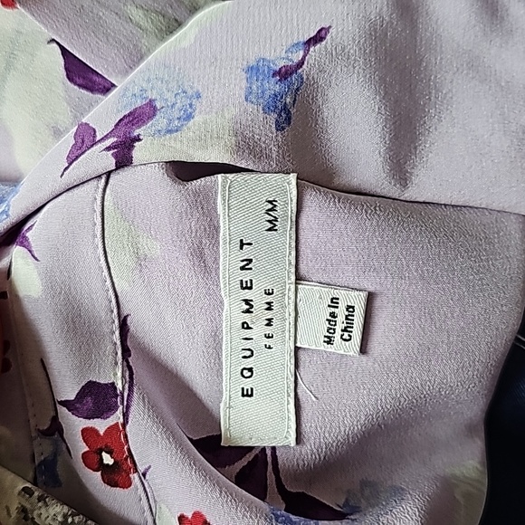 Equip­ment Essential Orchid Lilac Floral Print 100% Silk Shirt Blouse Size M - Picture 8 of 10